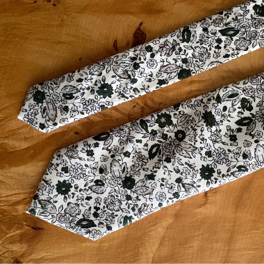 Green Floral Necktie